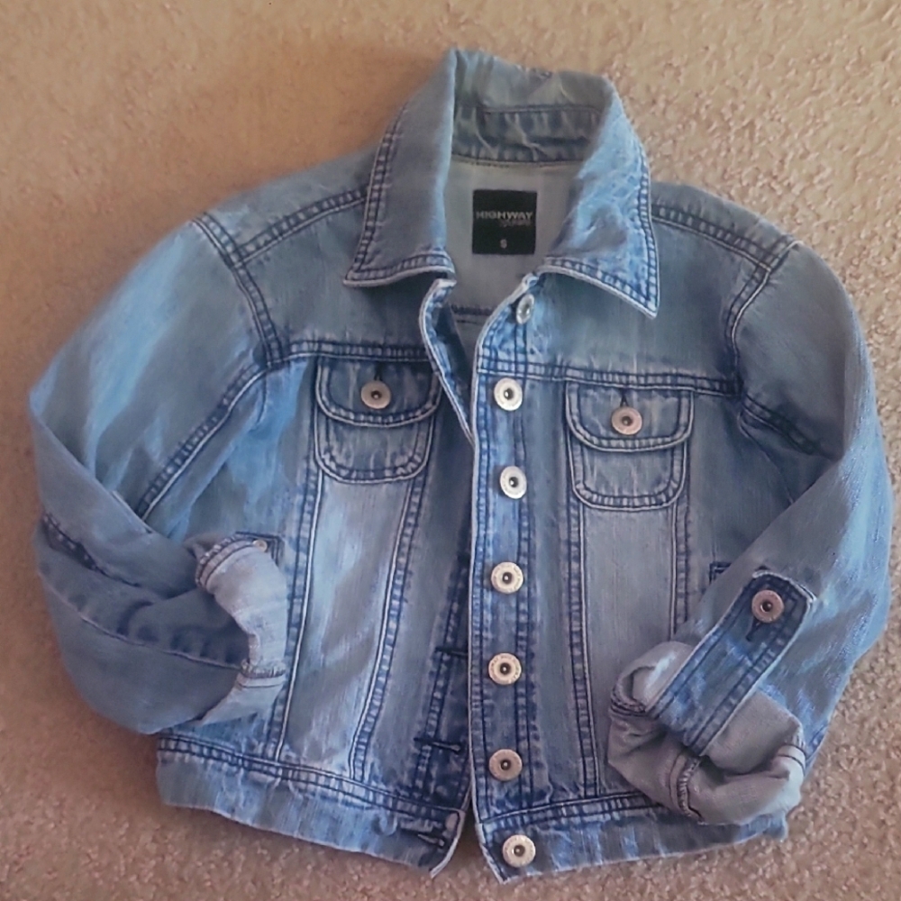 Women' Cropped Sleeve Denim Jacket